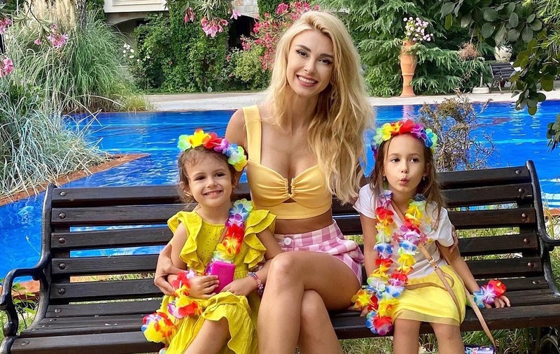 De ce Andreea Bălan și-a retras fetele de la privat și le-a mutat în sistemul de învățământ de stat: „Ele sunt foarte fericite”