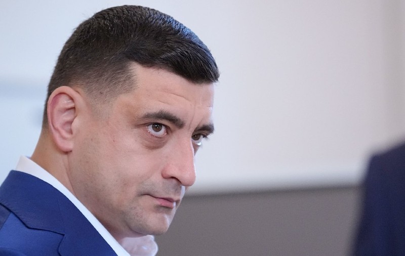 George Simion revine pe Facebook și acuză lipsa buletinelor de vot în diaspora. MAE reacționează