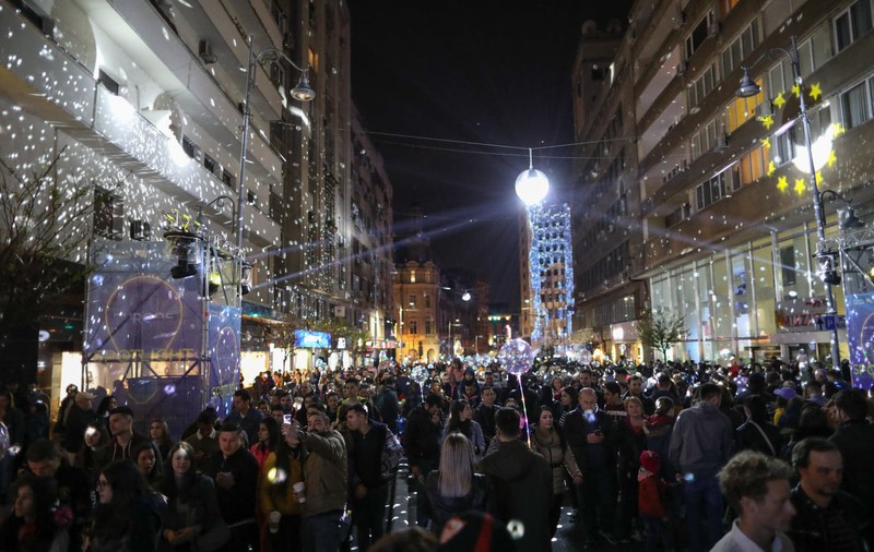 FOTO | Spotlight 2019. Bucureştiul străluceşte, sâmbătă seară, în mii de lumini şi culori