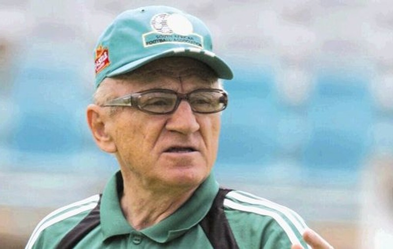 A decedat antrenorul Ted Dumitru, care a scris istorie în fotbalul sud-african
