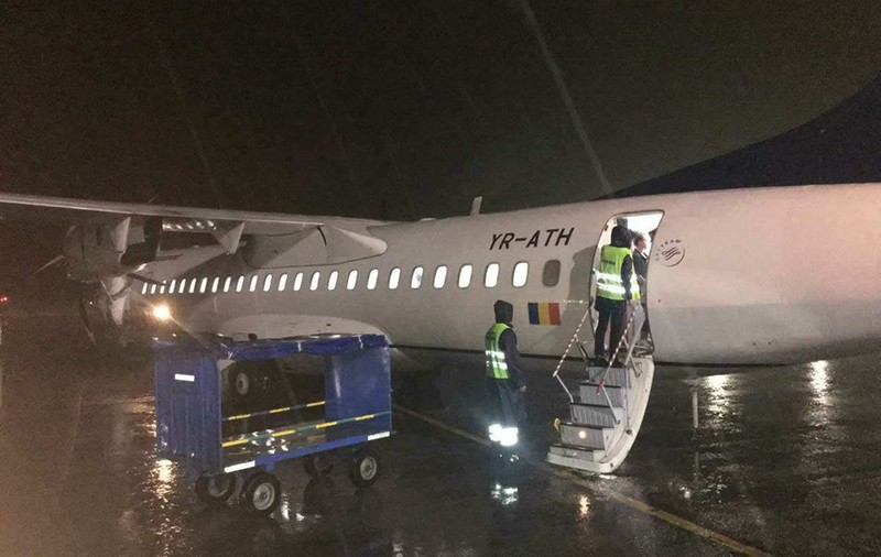 EXCLUSIV/ Explicațiile Tarom în cazul cursei cu probleme tehnice de la Timișoara. Cum motivează faptul că mai mulți pasageri au fost nevoiți să renunțe voluntar la cursă