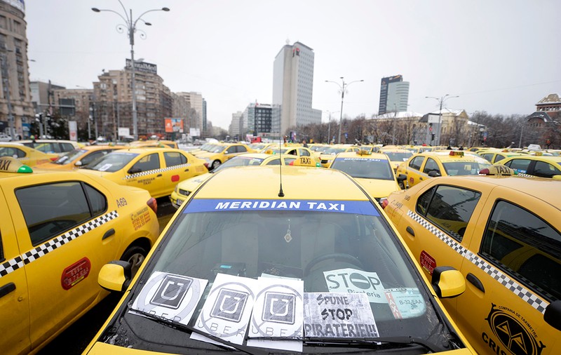 UPDATE | Uber și Bolt ar putea dispărea începând de joi din România. Taximetriști: ”Doar activitățile ilegale dispar, nu putem crea paradis fiscal pentru unii”