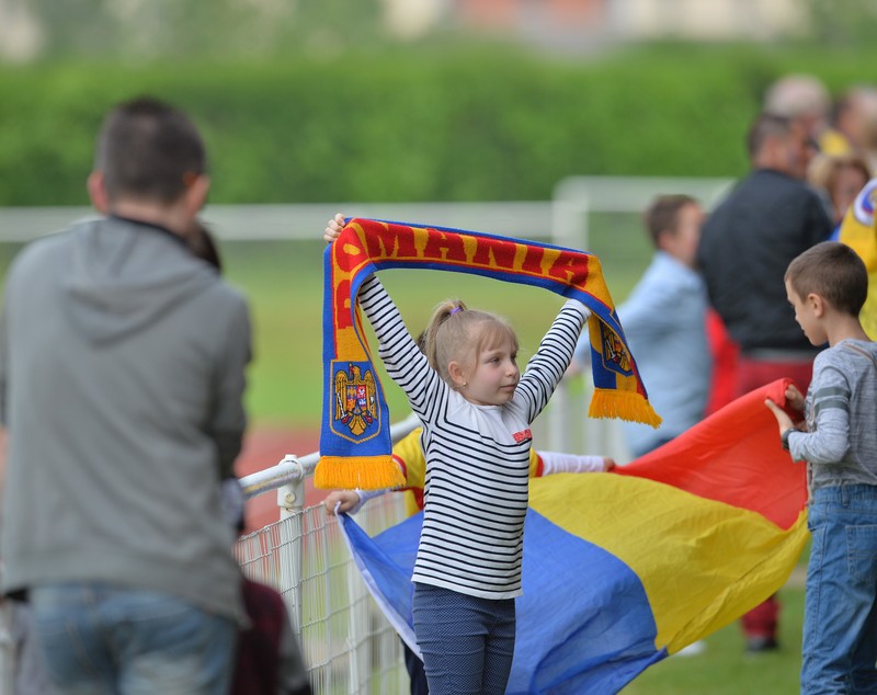 Euro 2016. Corespondență din Franța. Chiricheș a rezistat testelor la care a fost supus la primul antrenament efectuat de națională în Franța. ”Nea Puiu, hai cu iconița!” FOTO&VIDEO