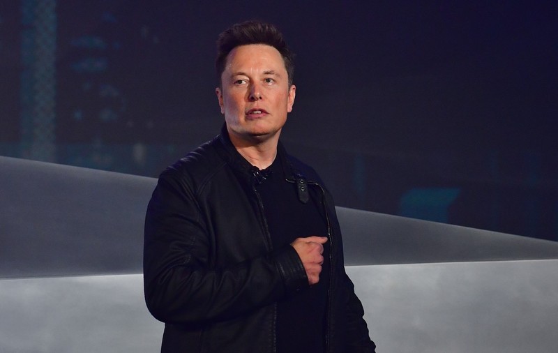 Tesla nu mai acceptă plata în bitcoin. Criptomoneda a scăzut cu 17% după anunțul lui Elon Musk