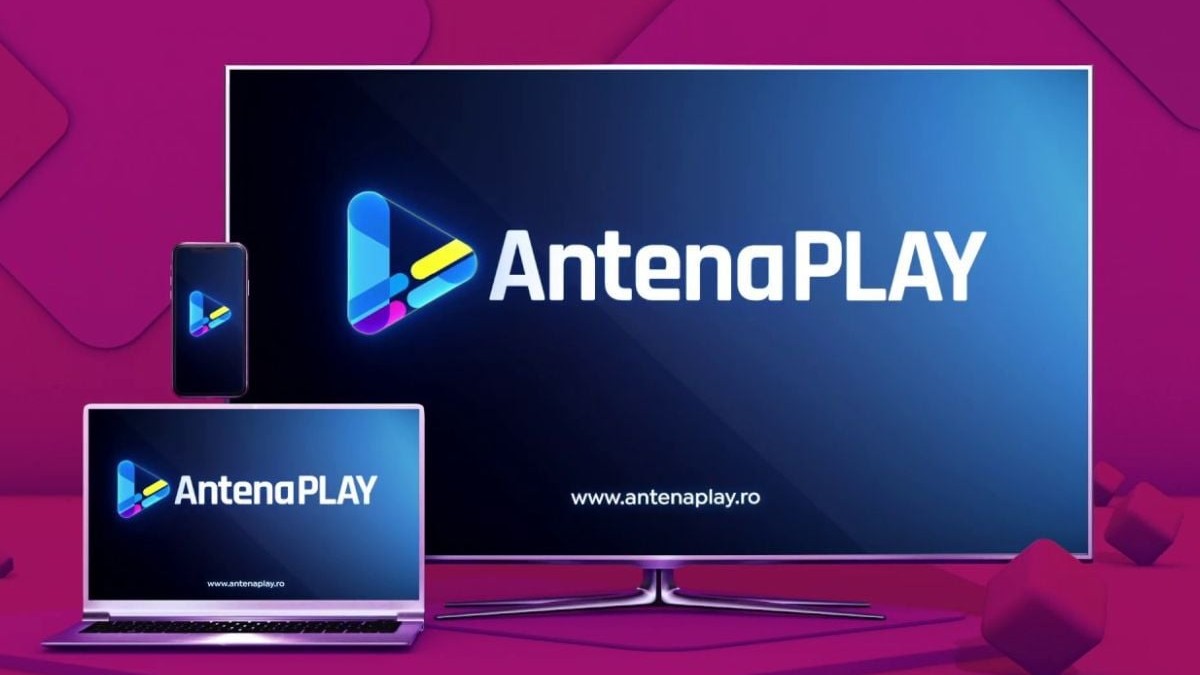Imagine creativă cu logo-ul AntenaPlay pe un televizor și pe un laptop, pe fundal mov
