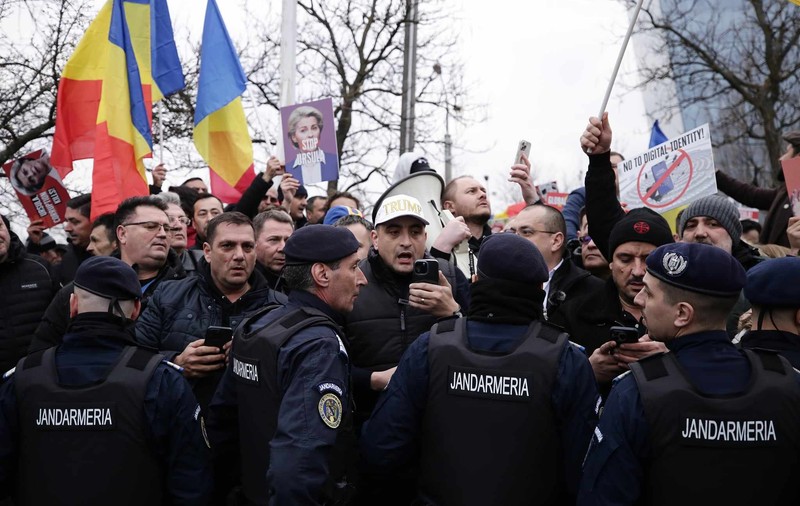 Șeful poliției de la Chișinău spune că oligarhul prorus Ilan Șor a încercat să trimită sute de persoane la București ca să sprijine protestul AUR de la Congresul PPE. Ce sume li s-au promis
