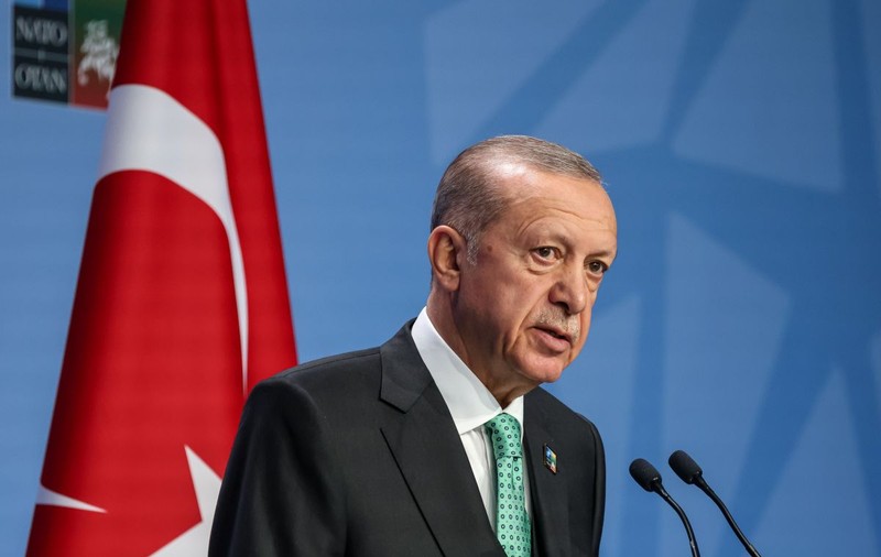 Un alt Erdogan la summitul NATO. Liderul turc dă semne că se întoarce spre Occidentul pe care l-a tot atacat în ultimii ani. Dar de ce?