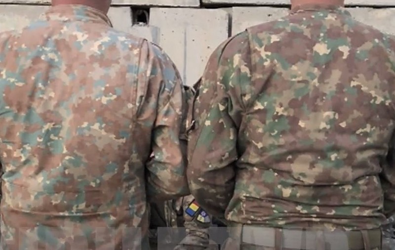 Cât a plătit MApN pe costumele combat care s-au decolorat la soare după numai 6 luni în Afganistan. Cum explică ministerul deteriorarea uniformelor