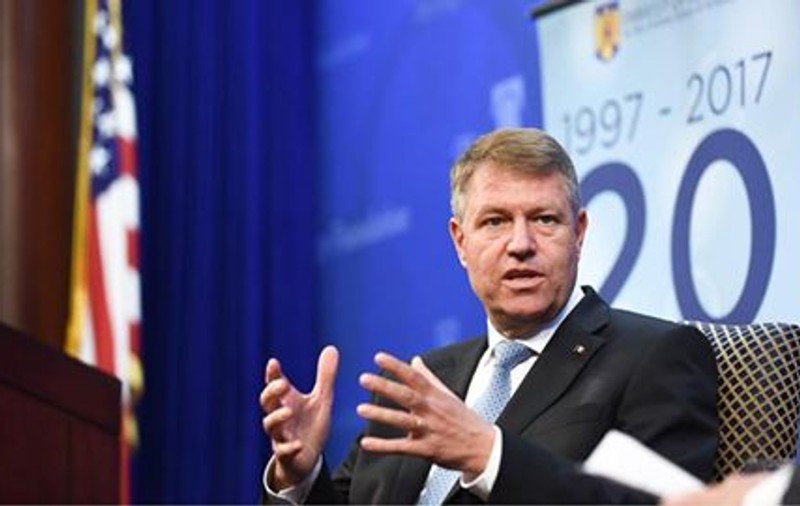 Președintele Iohannis retrimite Parlamentului o lege: Ministerul Educaţiei elimină consultarea cu partenerii sociali în luarea deciziilor