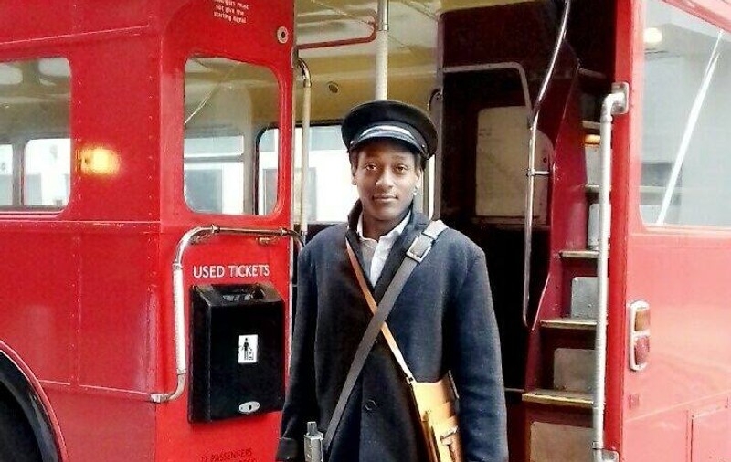 Un britanic a furat două autobuze și le-a condus prin Londra. Este obsedat de asemenea autovehicule