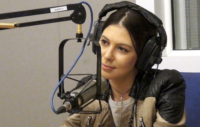 Sore a cântat «Dor să-ţi fie dor», live la radio. Îţi place cum sună? | VIDEO