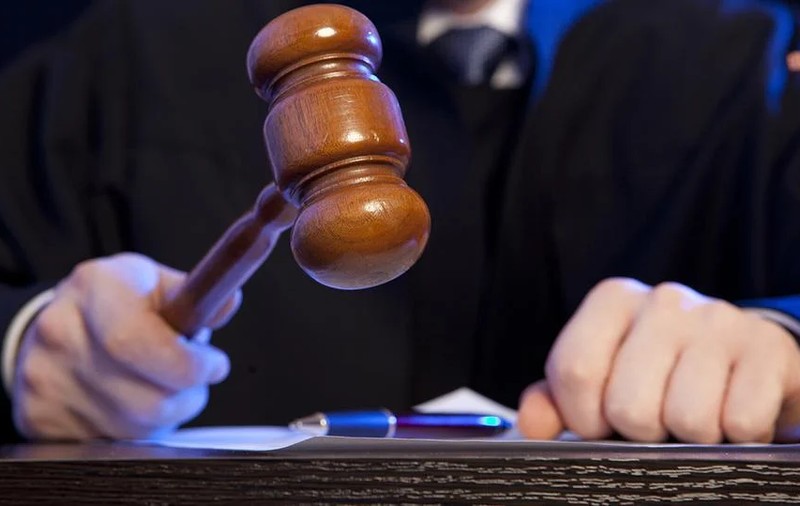 Femeia din Galați care și-a ucis în bătaie fiica de 9 ani, arestată preventiv. Celelalte două fiice ale ei prezentau și ele urme de violență pe corp