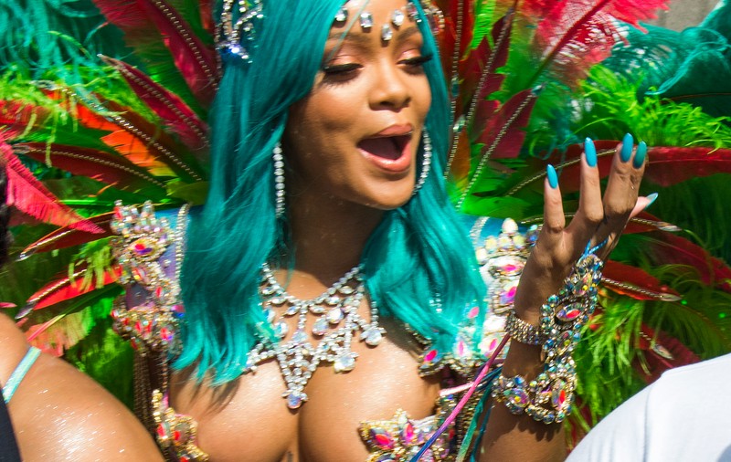 GALERIE FOTO| Costumul de carnaval al Rihannei a încins spiritele. Cum a arătat artista la carnavalul din Barbados