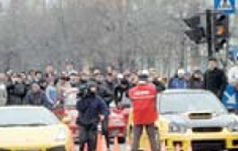 Masinile de curse, 'forjate' la Parlament