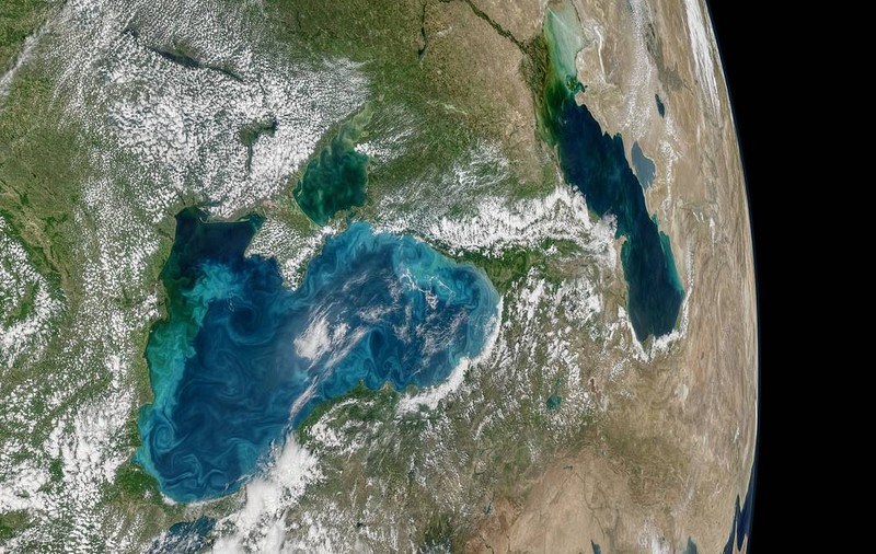 Marea Neagră a devenit turcoaz. NASA dezvăluie care sunt cauzele
