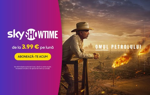 Vizual skyshowtime omul petrolului. Pe stanga este logoul skyshowtime pe fundal magenta cu mov, iar pe drepata este o imagine cu personajul principal.
