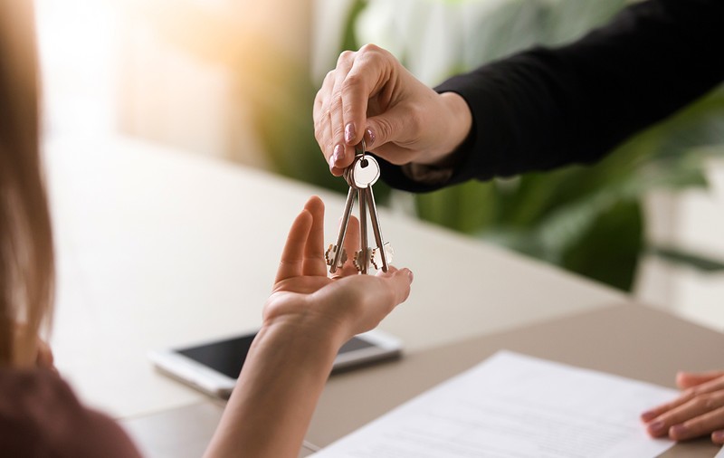 Cum afectează coronavirusul de tip nou piața imobiliară. Unde au început să scadă prețurile și cu cât