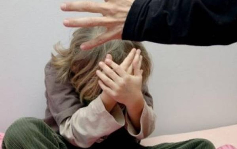 Situație halucinantă în Caraș Severin! Un pedofil eliberat anul trecut a fost prins că abuza din nou băieți de nici 14 ani!