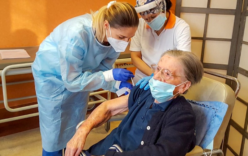 O italiancă de 108 ani, vaccinată împotriva Covid. Fatima Negrini a învins virusul în primăvara trecută