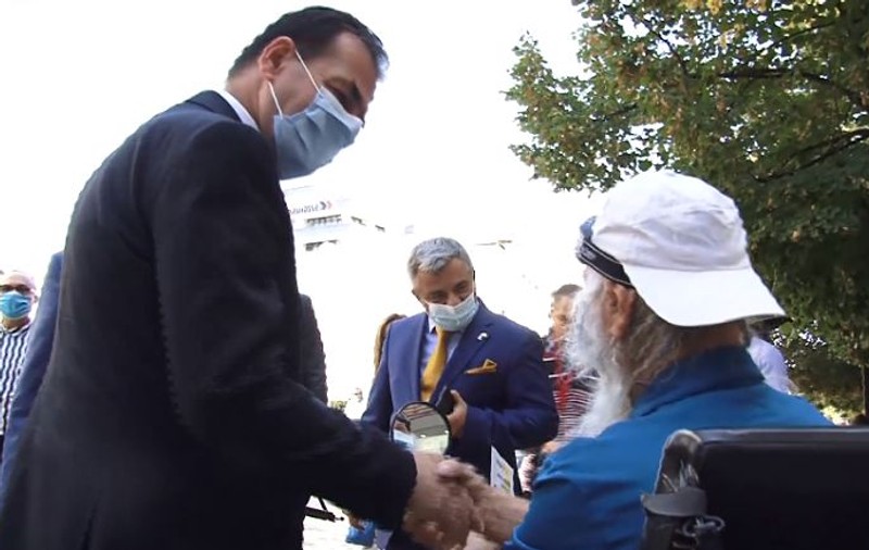 Ludovic Orban, către o persoană aflată într-un vehicul destinat persoanelor cu dizabilităţi: "Ce viteză prinde?"
