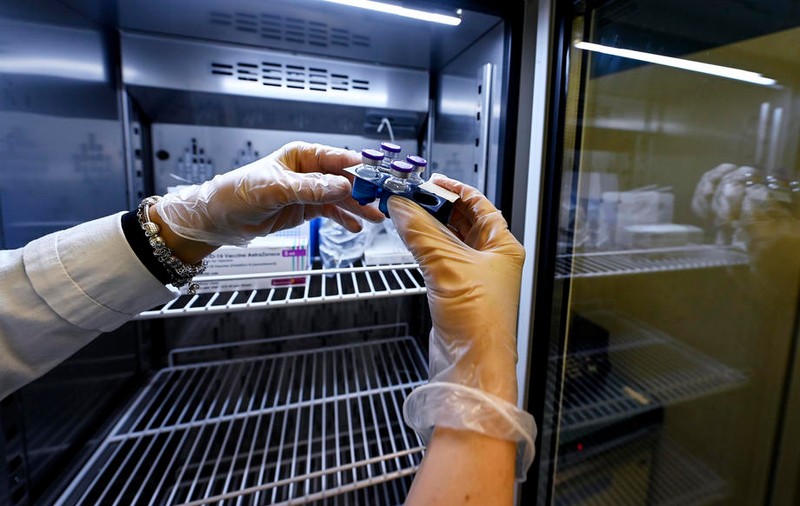 O nouă tranșă de 224.640 de doze de vaccin Pfizer sosește luni în România. Unde vor fi distribuite serurile