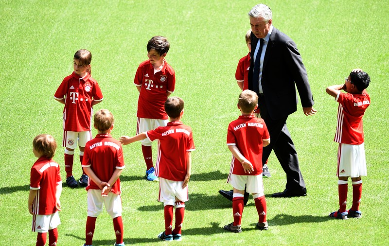 La Bayern Munchen, ca la naționala României! Tatăl și fiul lucrează împreună