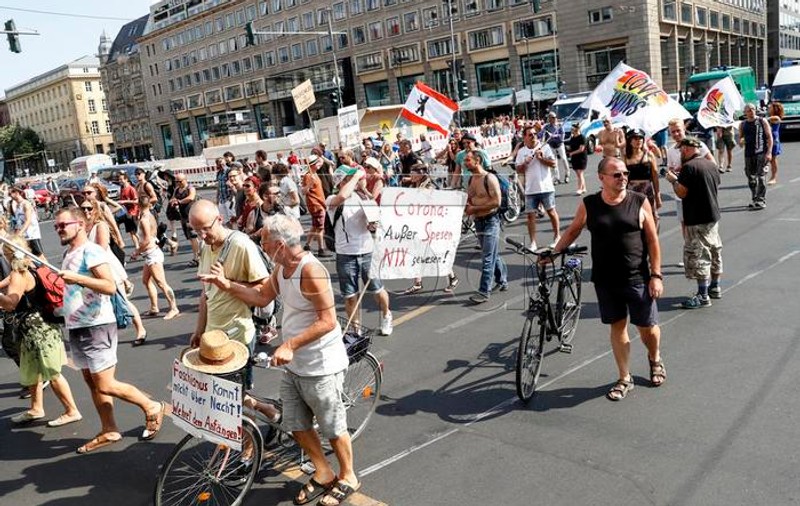 Manifestaţii la Hamburg şi Magdeburg împotriva restricţiilor antiepidemice