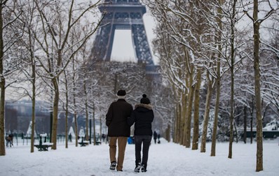 Ninsoarea din Paris a dus la închiderea Turnului Eiffel