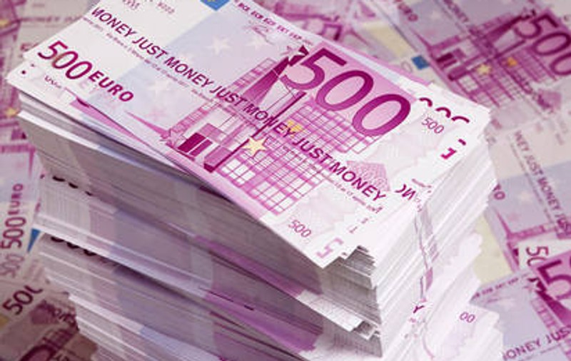 O femeie a strâns cu 150.000 de lei din înşelătorii cu locuri de muncă