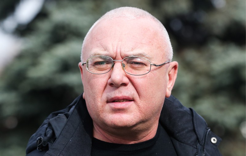 "Am fost snopit în bătaie". Un jurnalist rus LGBT anunță că a fost agresat într-un parc central din Moscova
