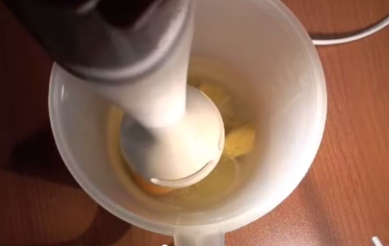 CUM FACI MAIONEZA PERFECTĂ, într-un MINUT! NU SE TAIE, E TESTAT! VIDEO
