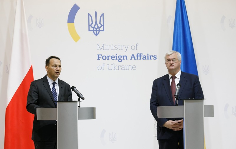 Polonia propune plasarea Crimeei sub mandat ONU până la desfășurarea unui referendum legal privind apartenența. Reacția Kievului