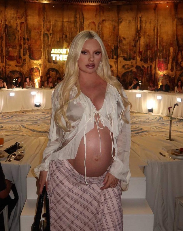 Dezvăluirea făcută de Alexandra Stan, înainte de a deveni mamă. „Nevoită fiind de circumstanţe, am stat mai izolată”