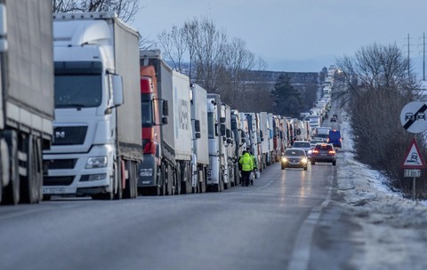 Patronatele cer suspendarea amenzilor TollRo. Firmele riscă sancțiuni de 2.000 de lei la intervale de 12 ore