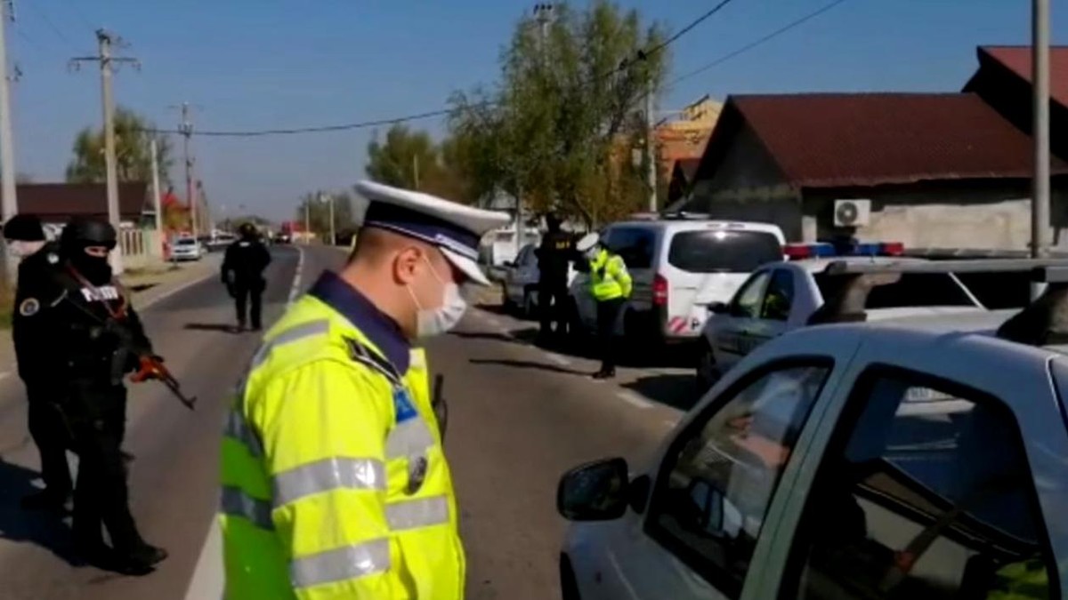 VIDEO Locuitorii din Țăndărei, păziți cu Armata. 800 de oameni întorși din străinătate nu respectă izolarea
