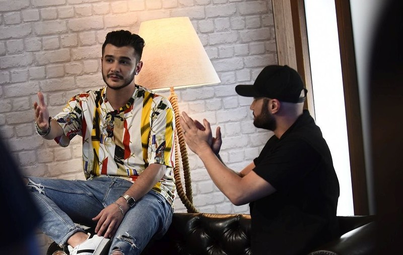 Mihai Bendeac și Vlad Drăgulin, experiențe inedite în caravana X Factor. ”S-au salvat căței, eu m-am indrăgostit, s-a plâns, s-a râs, s-a țipat”