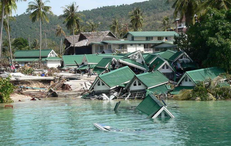 Localnicii și turiștii de pe unele dintre cele mai frumoase plaje ale lumii se gândesc încă la tsunami, la 15 ani după catastrofă