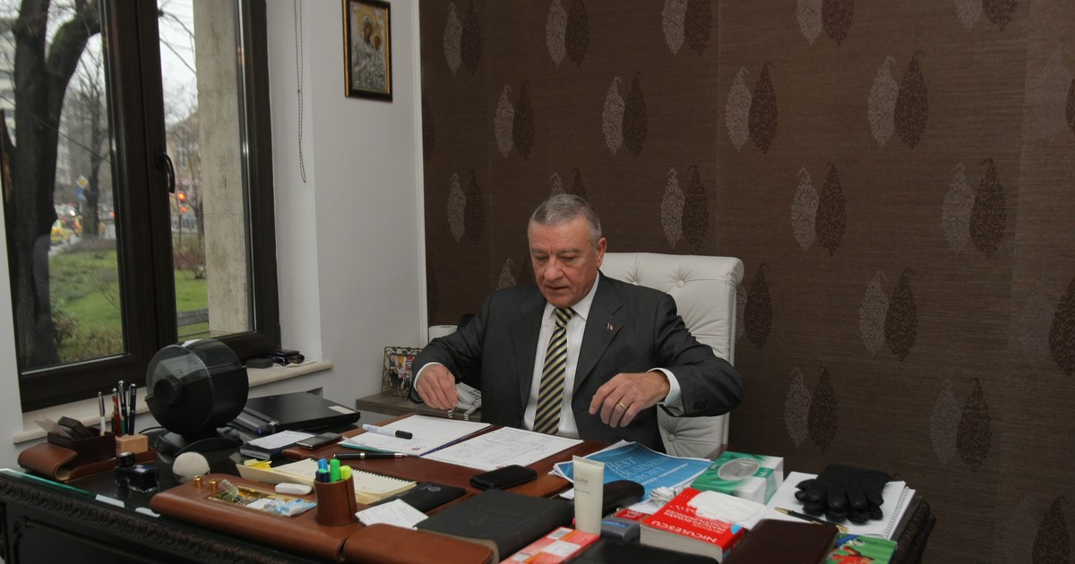 sandu.jpg