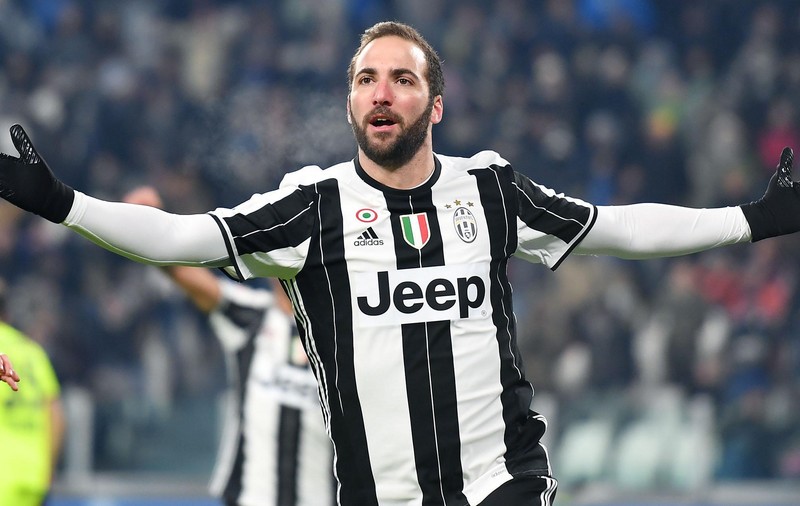 Italia, etapa a 11-a. Juventus a bătut-o pe AC Milan. Chiricheș, titular la Napoli, liderul din Serie A. Inter a învins la Verona | VIDEO