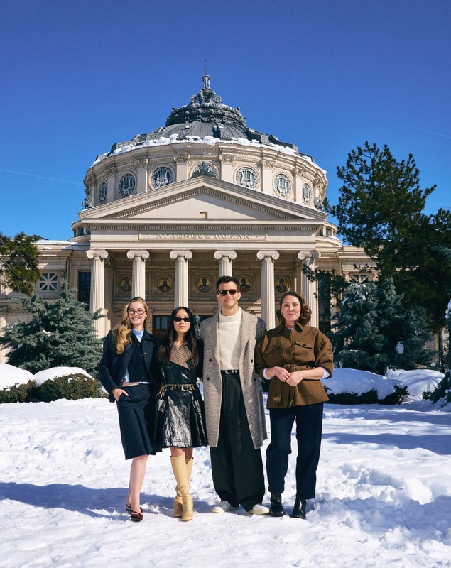 De ce „Bridgerton” continuă să fie un fenomen global. Interviu cu patru actori principali din serie: „Ne îndepărtează de multe realități care sunt destul de sumbre în momentul de față”