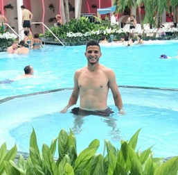 Relaxându-se la Therme, lângă Capitală