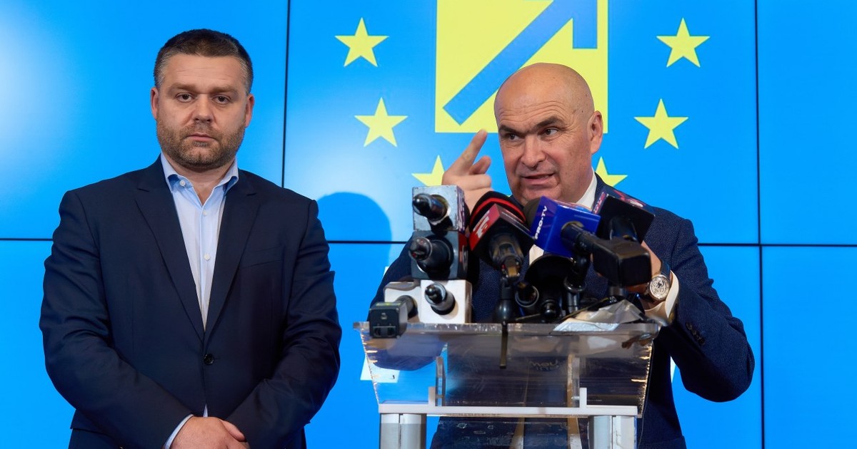 Ciprian Ciucu (stânga, alături de Ilie Bolojan) este prim vicepreședinte PNL și primarul Sectorului 6. Foto: Profimedia