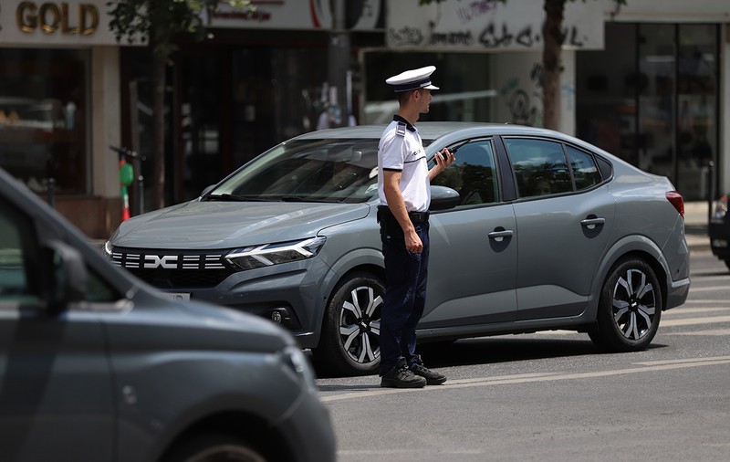 Bărbat căutat de autorităţile americane pentru fraudă bancară și furt de identitate, prins în sectorul 3 din Bucureşti