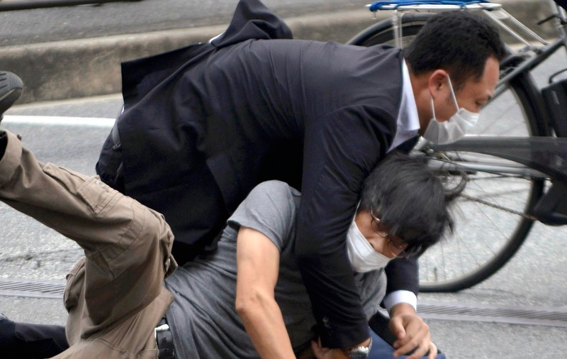 Cine este bărbatul care l-a împușcat pe fostul premier japonez. Ce le-a spus polițiștilor după ce a fost reținut