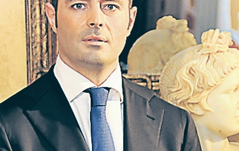 Fostul iubit al Cristinei Spătar a scris o carte despre România