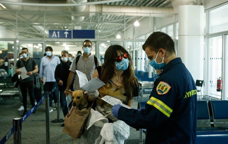 OMS avertizează aeroporturile să nu impună călătorilor să fie vaccinați împotriva COVID