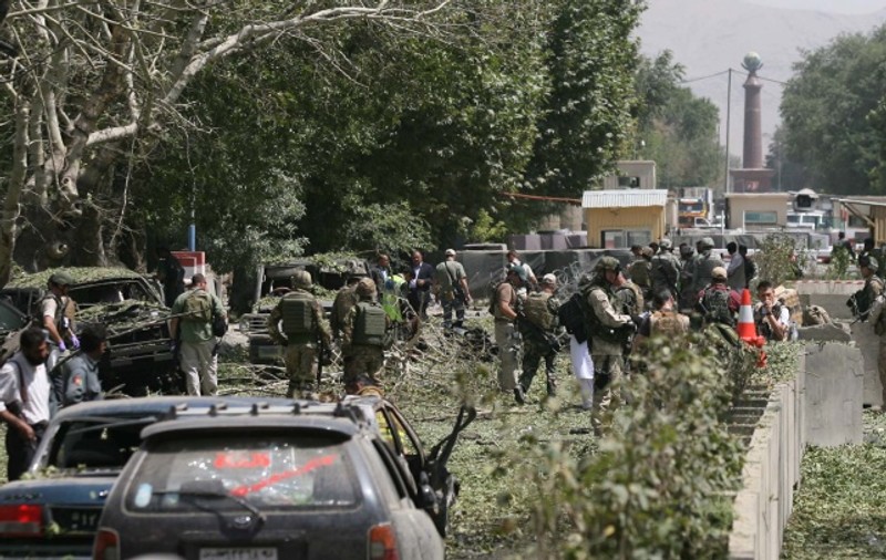 Atac cu bombă în faţa sediului NATO din Afganistan