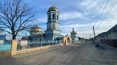 Biserica de rit vechi din Sarichioi, adevăratul centru al comunității