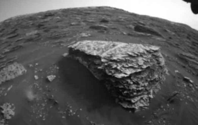 VIDEO | În imaginile suprinse de NASA cu o "figură ciudată" care se mișcă pe Marte