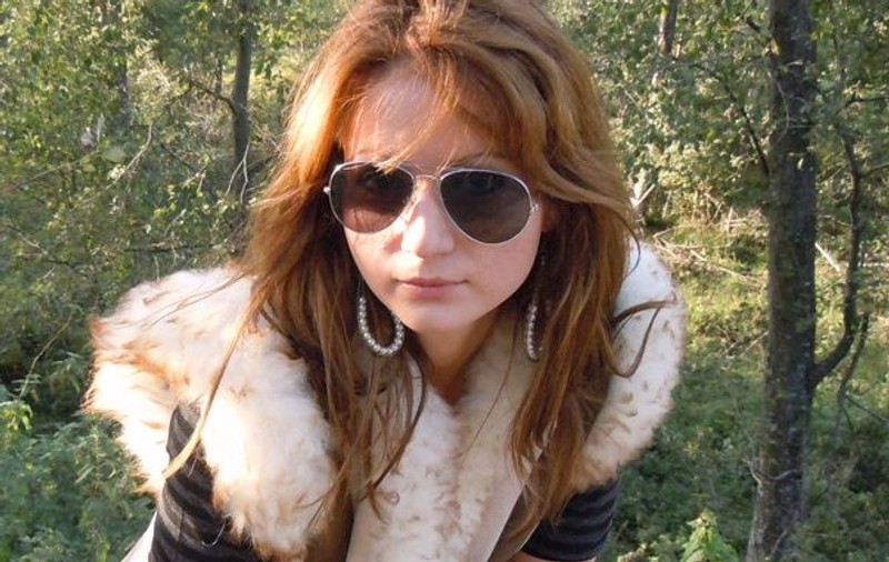 Foto & Video | Miss Facebook s-a plimbat cu mocăniţa în Bucovina